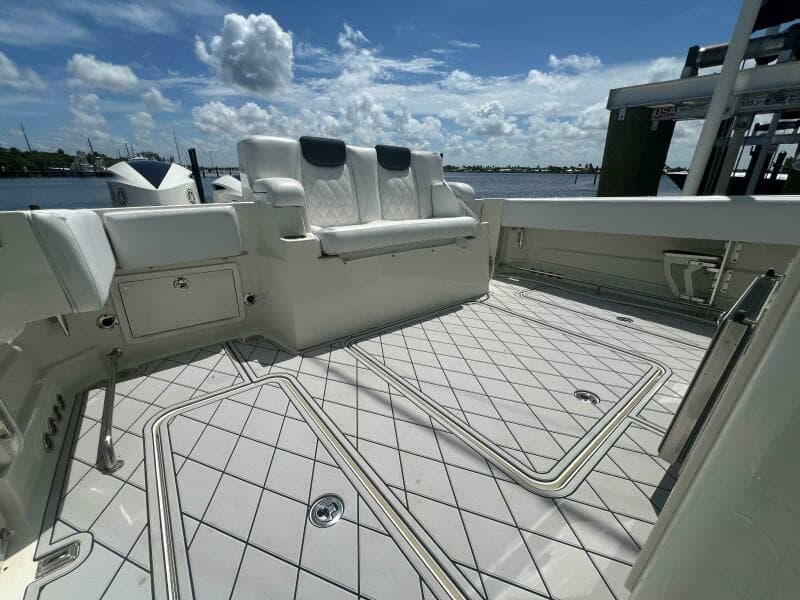 HCB 42 Five Wahoo Seating