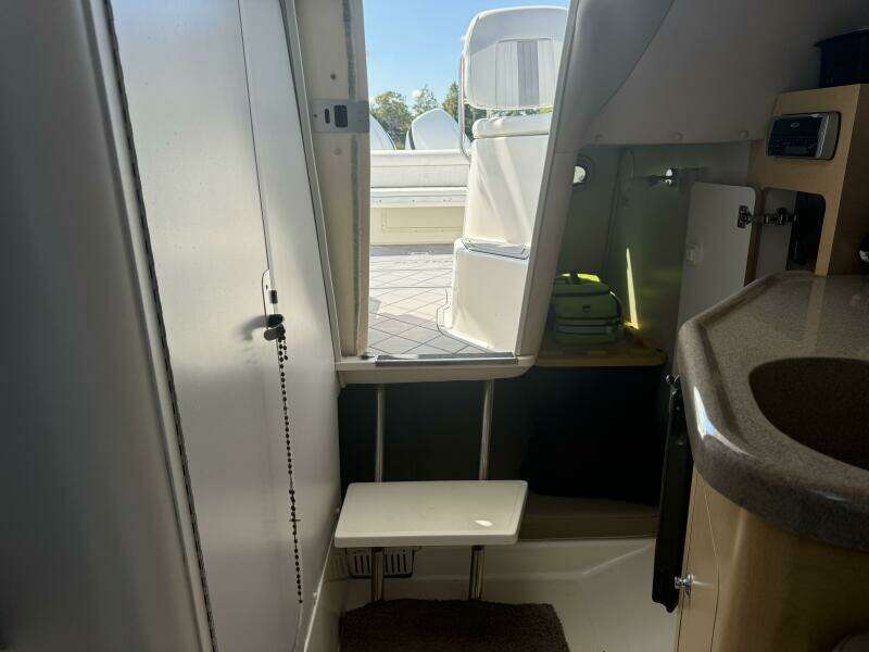 2002 Boston Whaler 275 Conquest