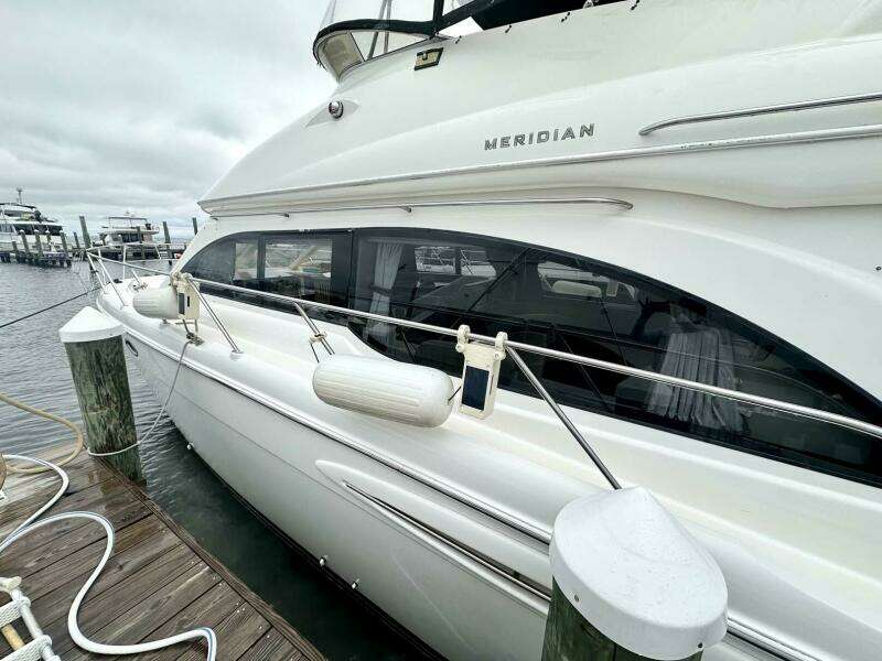 2007 Meridian 411 Sedan