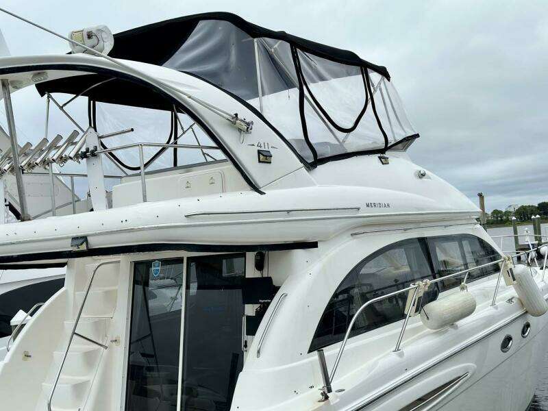 2007 Meridian 411 Sedan