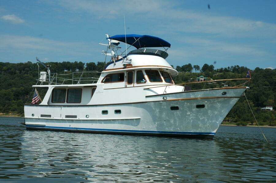 49' DeFever starboard profile
