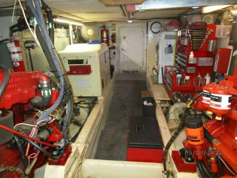49' DeFever engine room aft