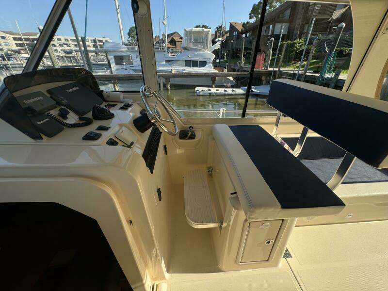 2008 Mainship 34 Pilot Hardtop