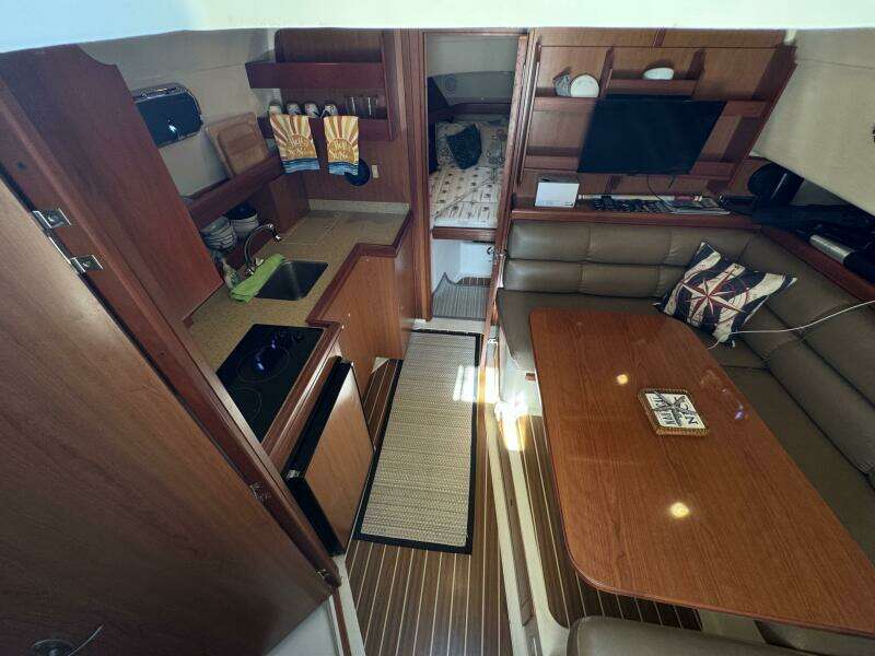 2008 Mainship 34 Pilot Hardtop