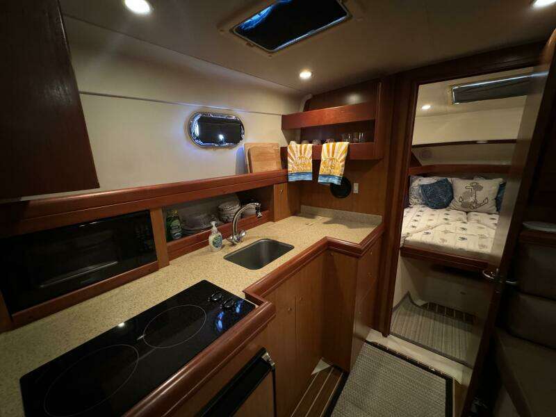 2008 Mainship 34 Pilot Hardtop