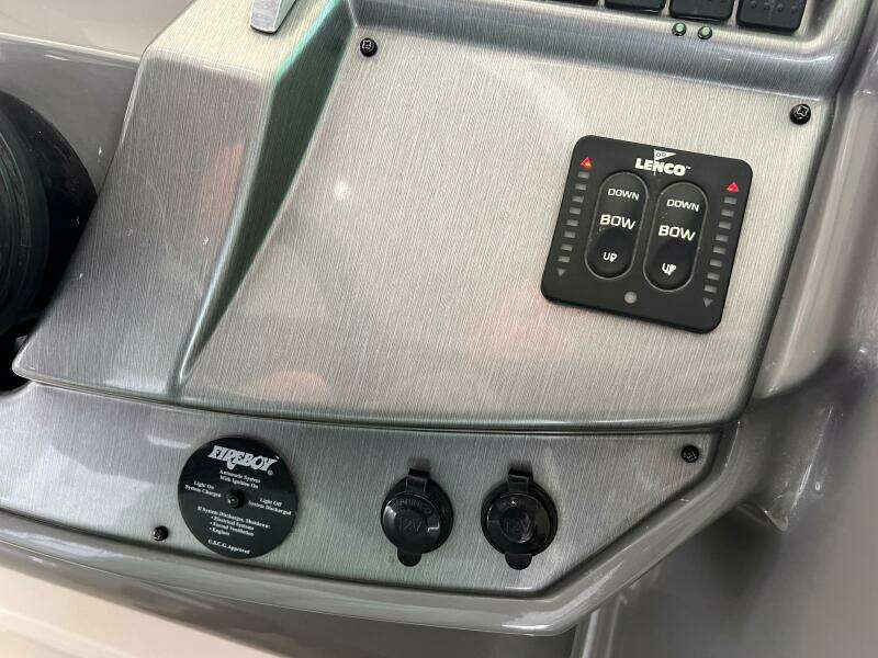 23 Trim Tabs And Aux Power