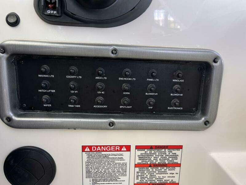 25 AC 12 Volts Reset Fuse Panle