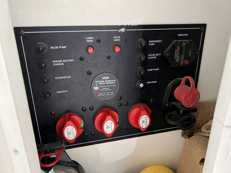 34 Battery Controler