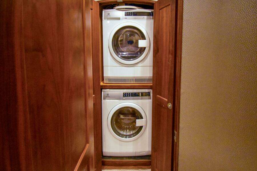 1991 Monterey 65 Convertible Emma Ruth