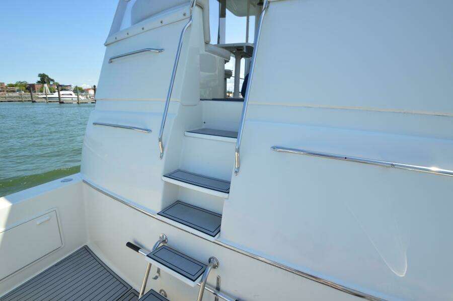 1995 Ocean 48 Cockpit Motor Yacht