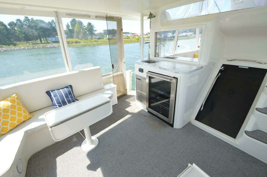 1995 Ocean 48 Cockpit Motor Yacht