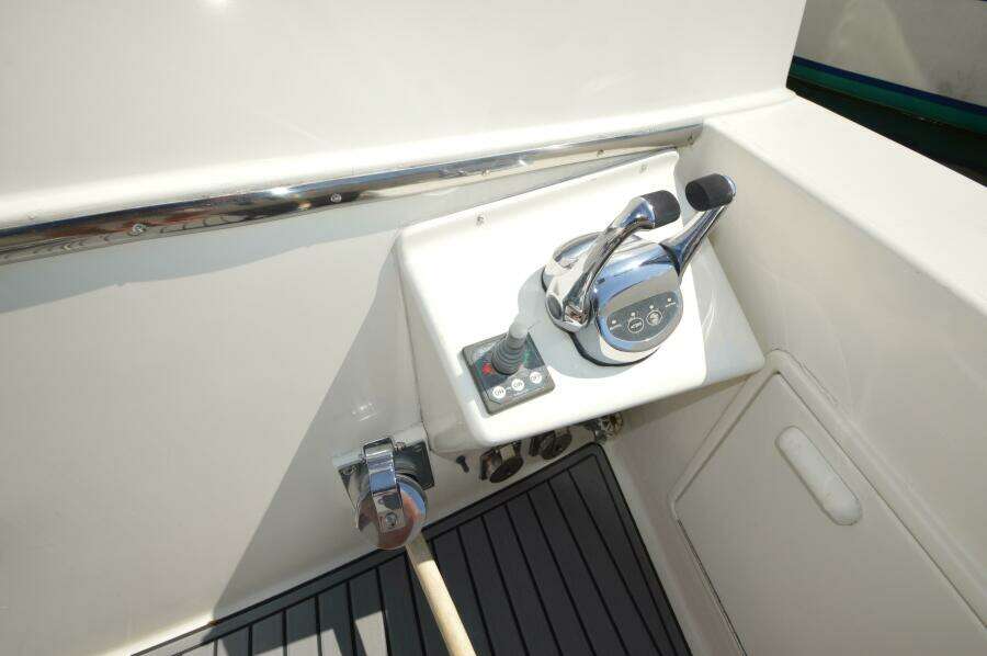 1995 Ocean 48 Cockpit Motor Yacht