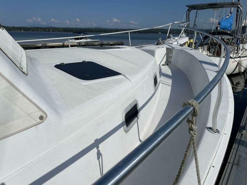 2000 Mainship 390