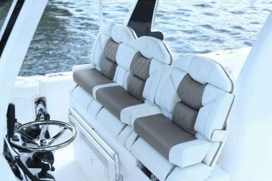 2025 Edgewater 370CC