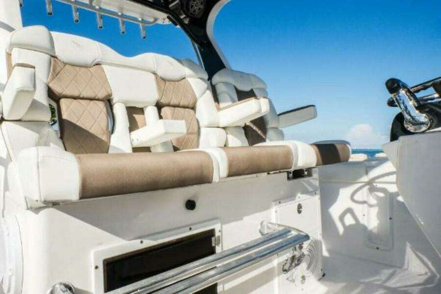 2025 Edgewater 370CC