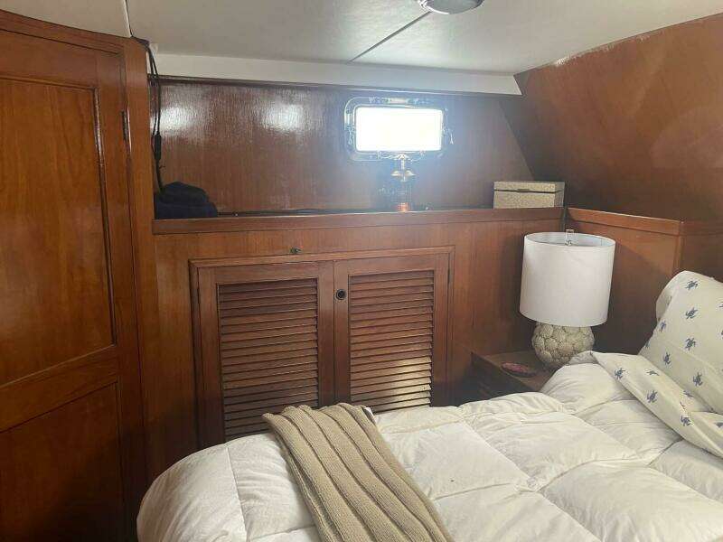 1985 DeFever 40 Offshore Cruiser