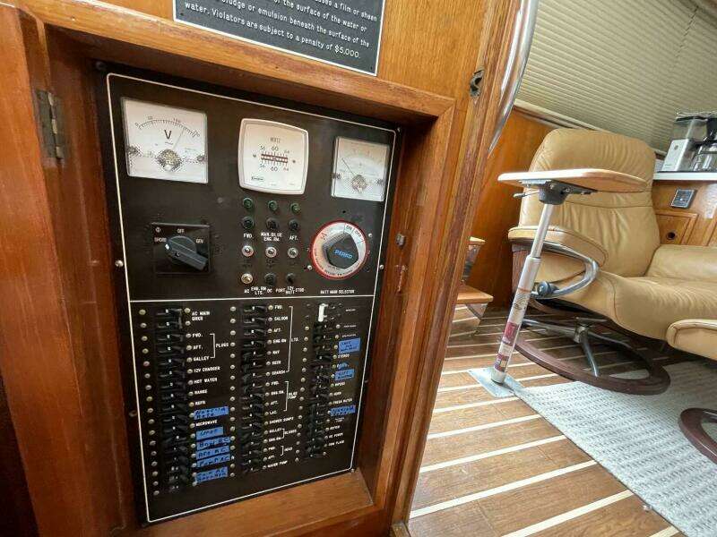1985 DeFever 40 Offshore Cruiser