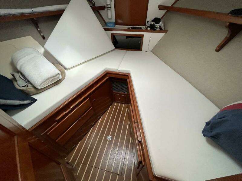 1985 DeFever 40 Offshore Cruiser