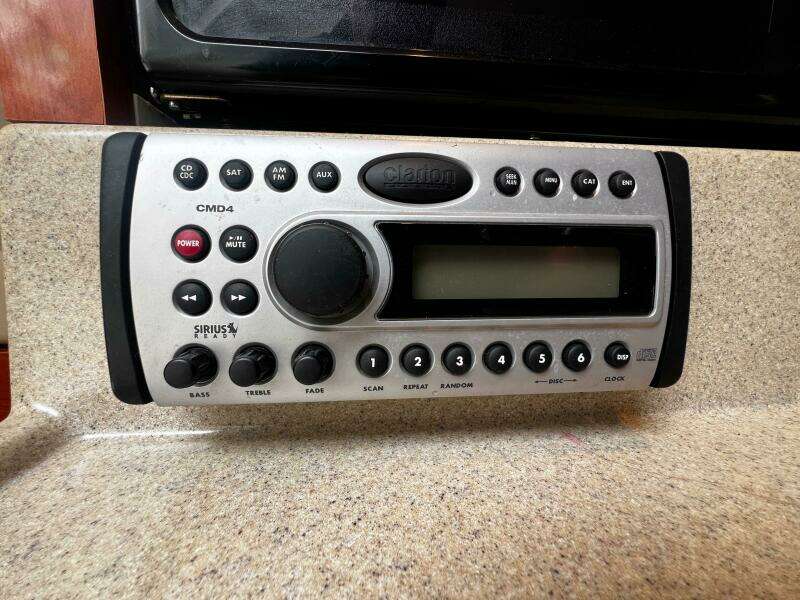 2007 Larson Cabrio 274