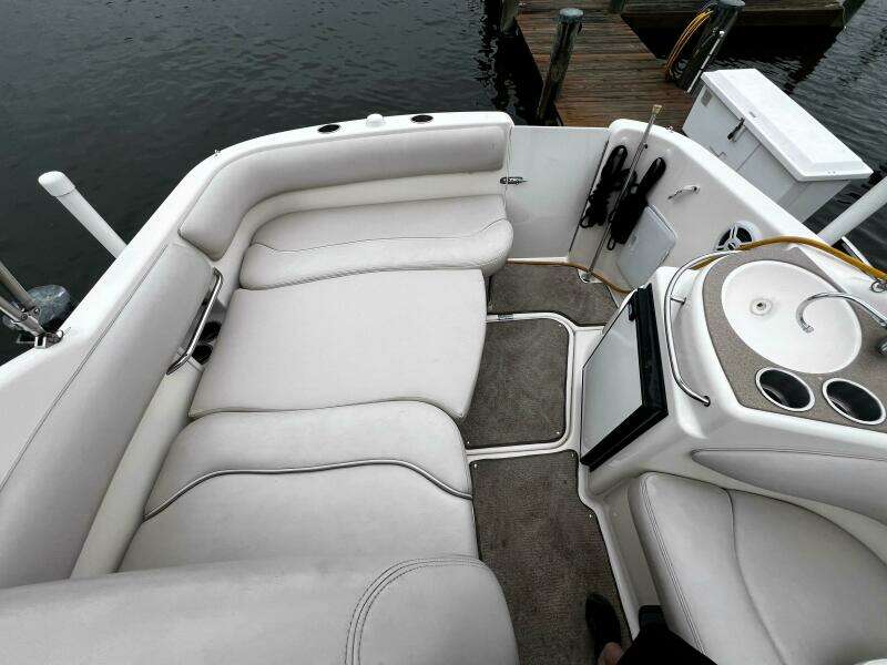 2007 Larson Cabrio 274