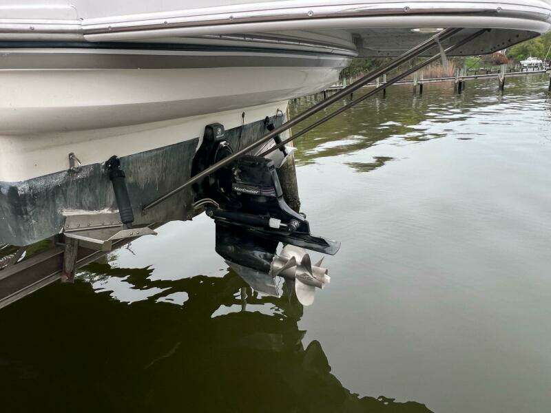 2007 Larson Cabrio 274