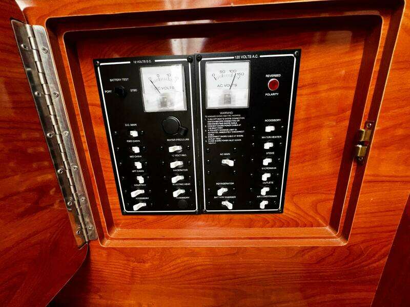 2007 Larson Cabrio 274