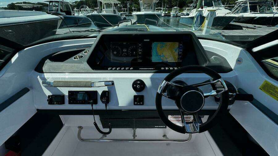 2022 Axopar 28 T-Top