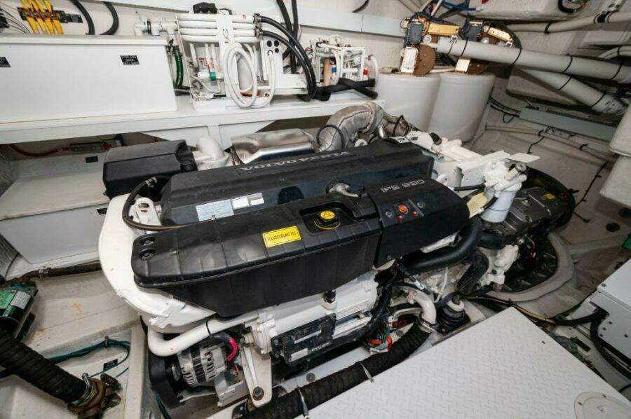2020 Cruisers Yachts- HARPER BELL-Engine Room