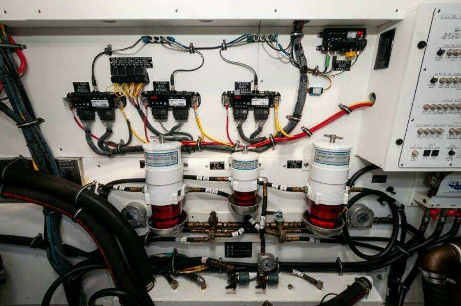 2020 Cruisers Yachts- HARPER BELL- Engine Room 2