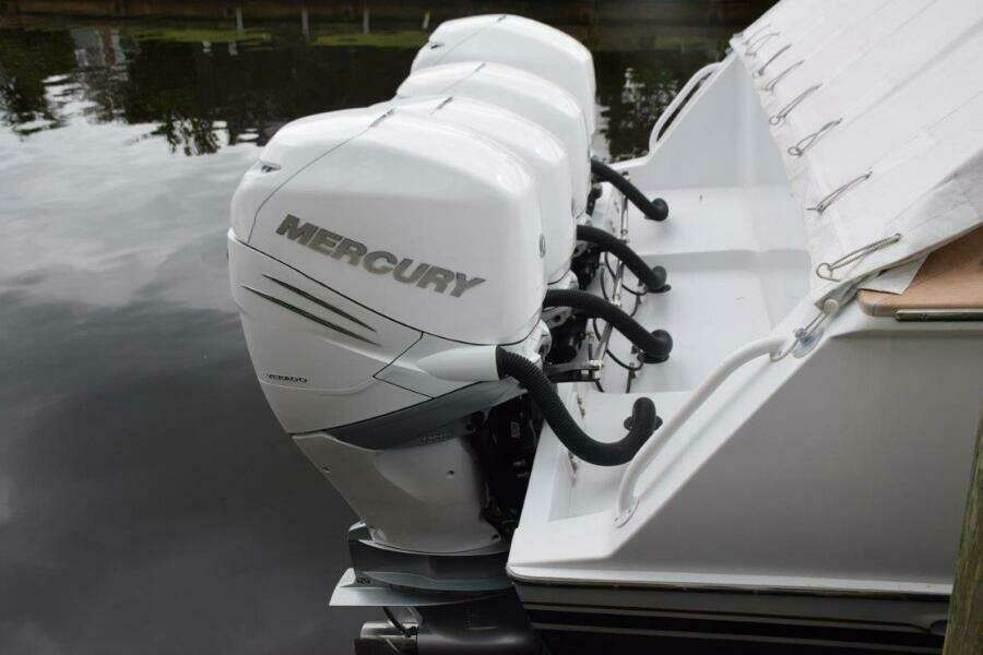 Verados Mounted On Integral Transom