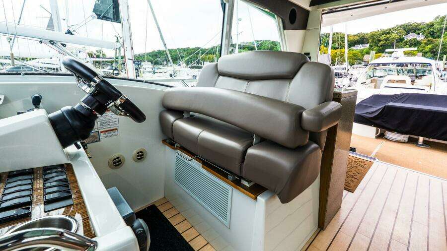 2013 Cruisers 48 Cantius