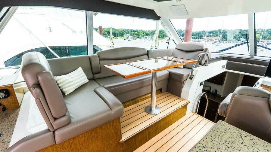 2013 Cruisers 48 Cantius