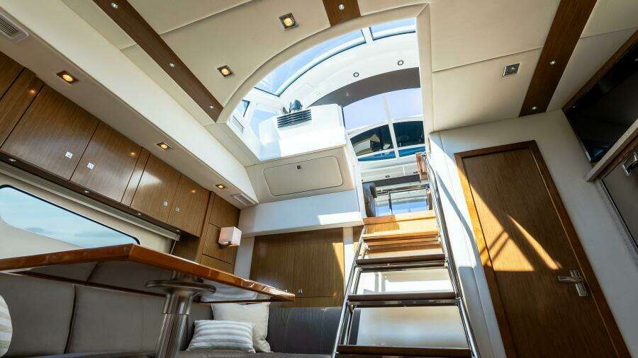 2013 Cruisers 48 Cantius