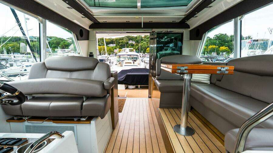 2013 Cruisers 48 Cantius