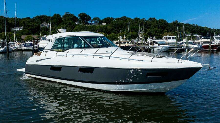 2013 Cruisers 48 Cantius