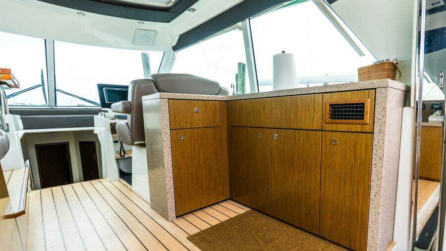 2013 Cruisers 48 Cantius
