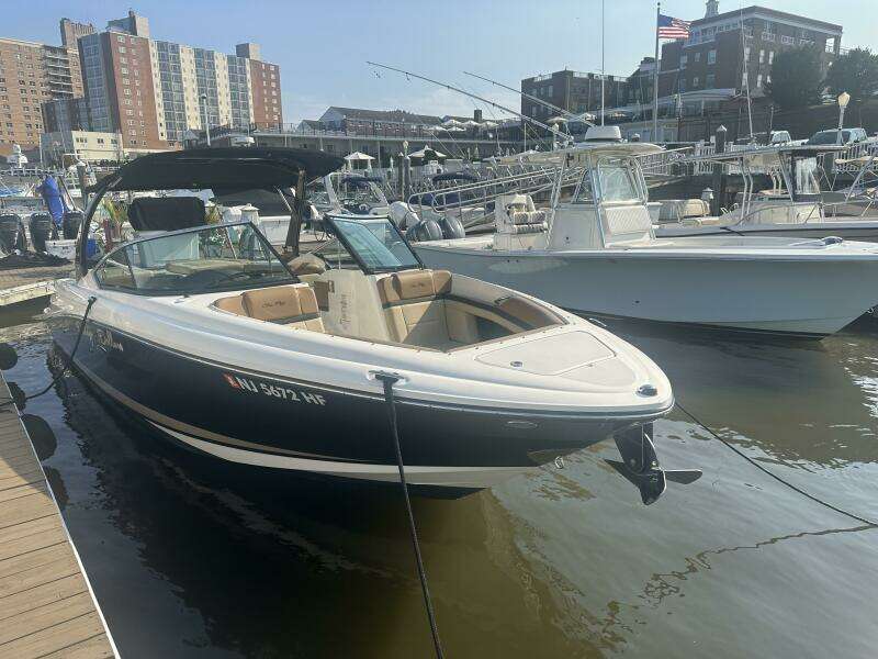 2014 Sea Ray 270 SLX