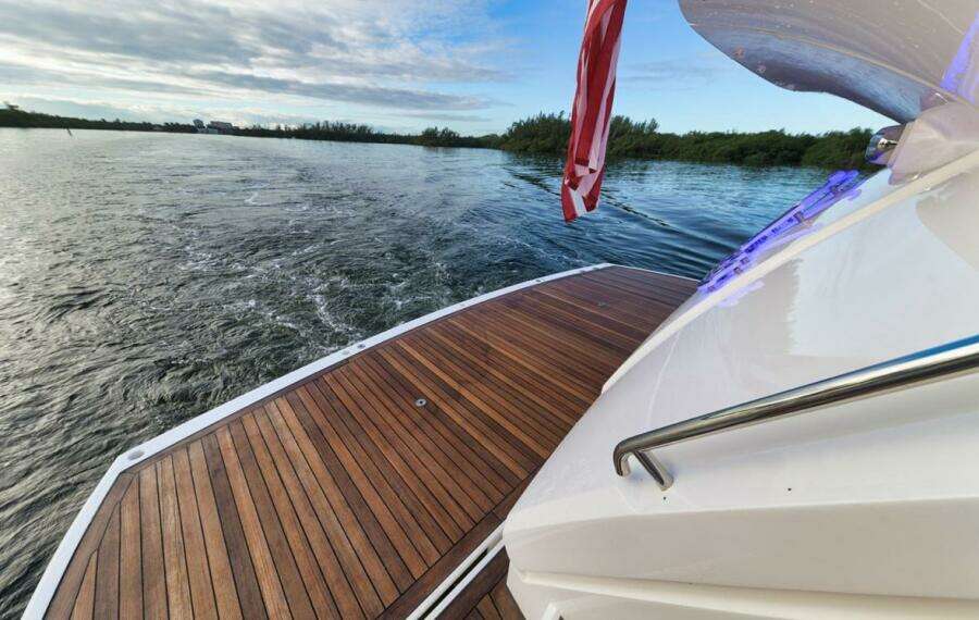 2017 Sunseeker Predator