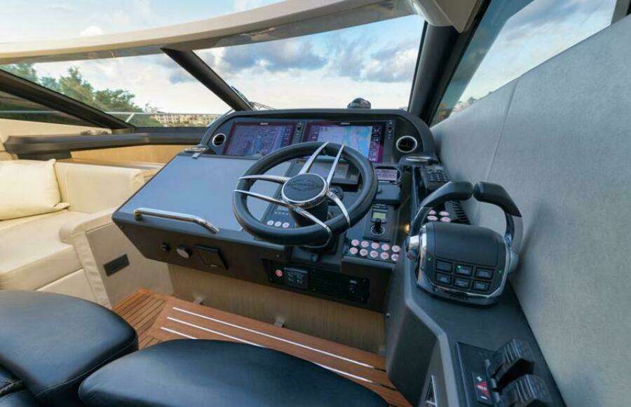 2017 Sunseeker Predator