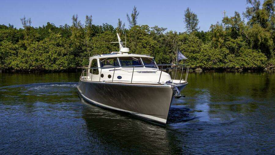 2017 Palm Beach Motor Yachts PB42