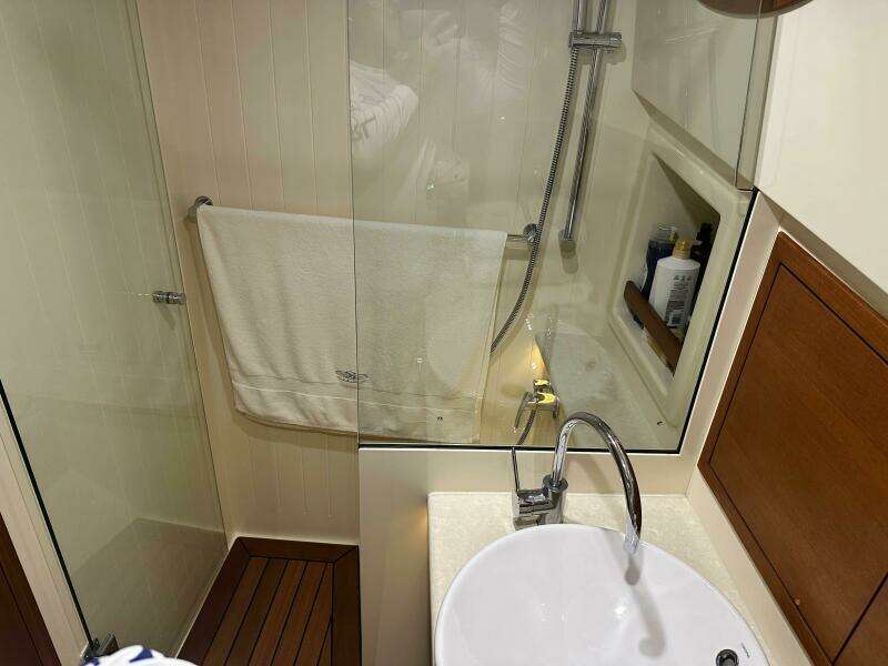 2017 Palm Beach Motor Yachts PB42