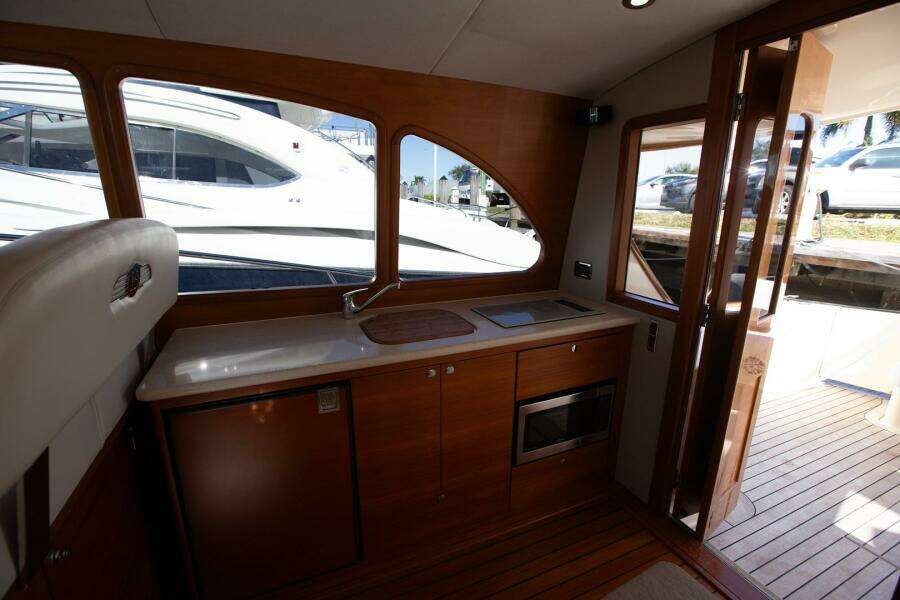 2017 Palm Beach Motor Yachts PB42