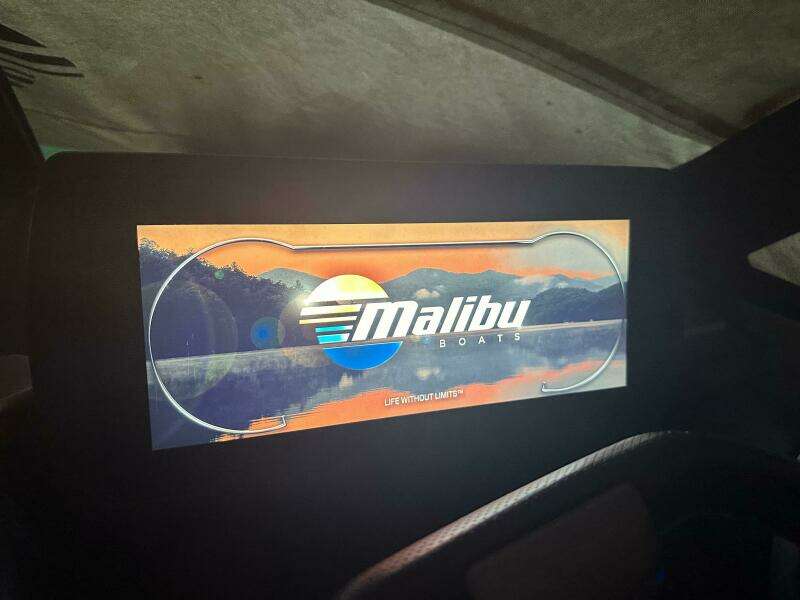 2020 Malibu 32 MXZ