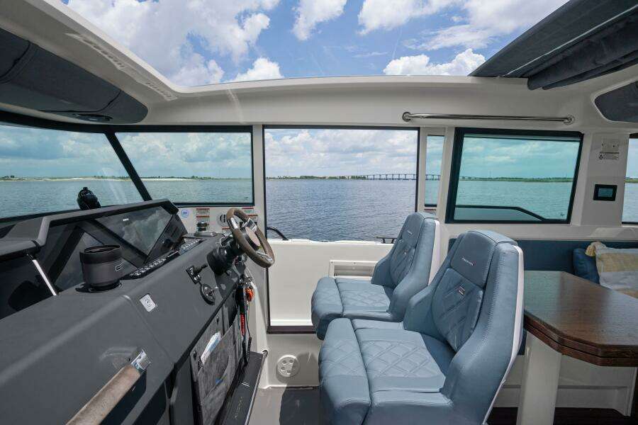 2023 Axopar 37XC Cross Cabin