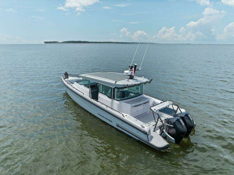 2023 Axopar 37XC Cross Cabin