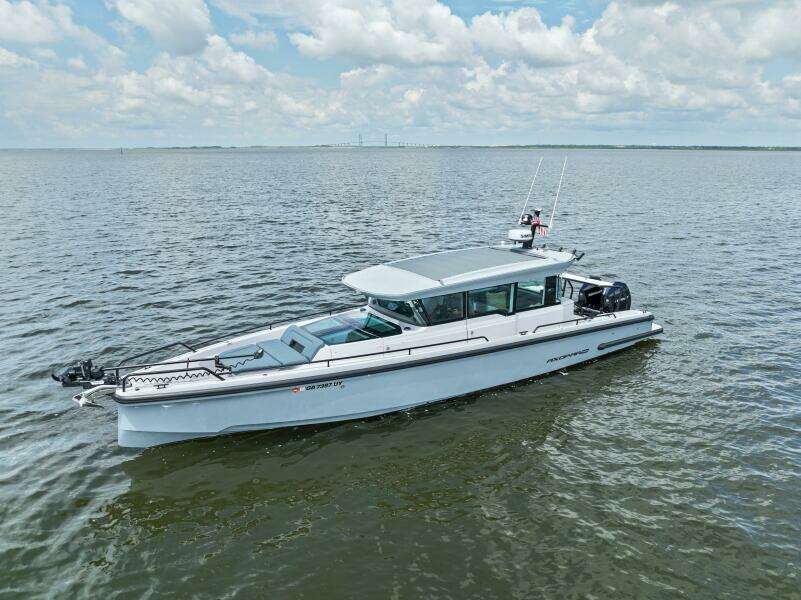 2023 Axopar 37XC Cross Cabin