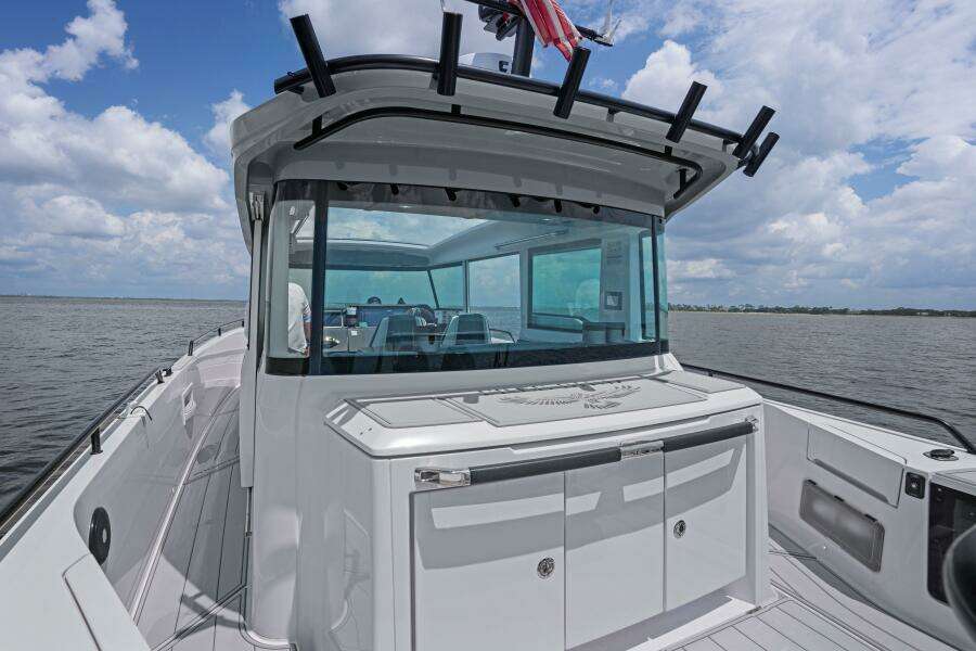 2023 Axopar 37XC Cross Cabin