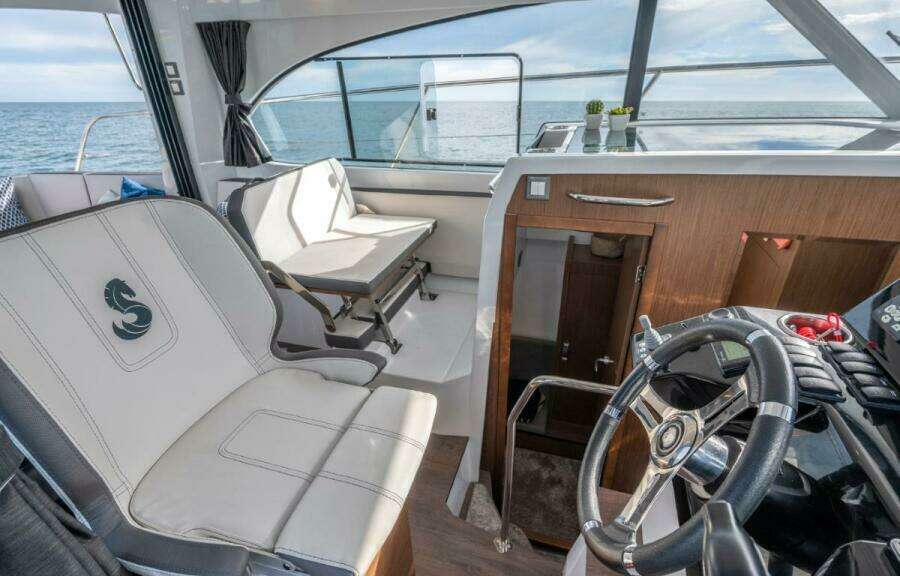 2026 Beneteau Antares 11