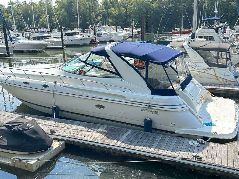 1997 Cruisers Yachts 4270 Esprit