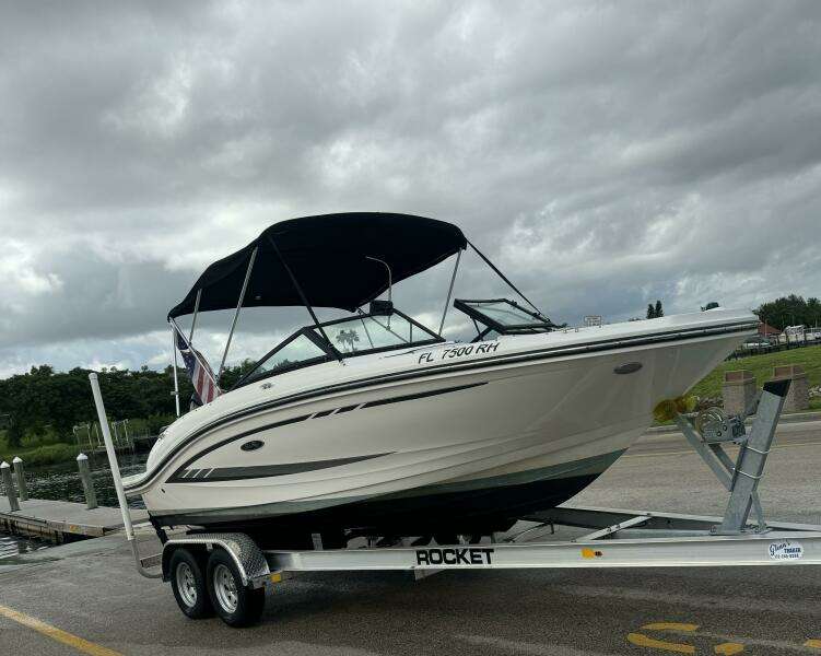 2017 Sea Ray 19 SPX